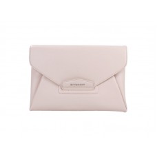 Kopertówka Givenchy Antigona Envelope z licowej skóry w kremie