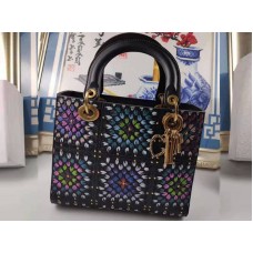 Dior Lady Dior w czarnej, tłoczonej na gorąco skórze cielęcej z ręcznym malowaniem