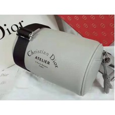 Dior Roller Pouch z denimu z licową skórą cielęcą w kolorze szarym