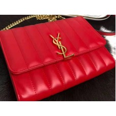 Saint Laurent Vicky Medium w kolorze Matelass? Lambskin Red