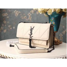 Saint Laurent Jamie Medium Carre Rive w kolorze Clafskin Cream