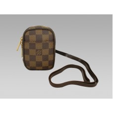 Sprawa Louis Vuitton Damier Okapi Pm