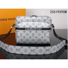 Louis Vuitton Messenger Pm Monogram Inne Srebro m43827